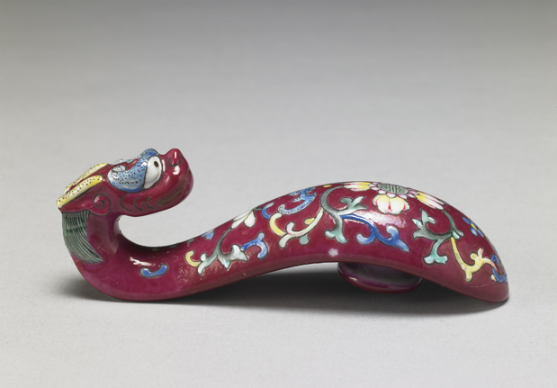 清 粉彩描金龍首萬壽花卉帶鈎